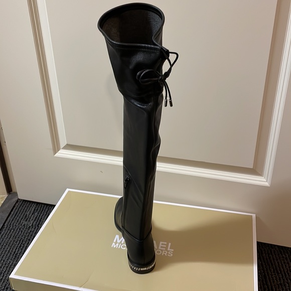 NIB $250 MICHAEL KORS Jamie Black Stretch Over-The-Knee Boot - Picture 3 of 7